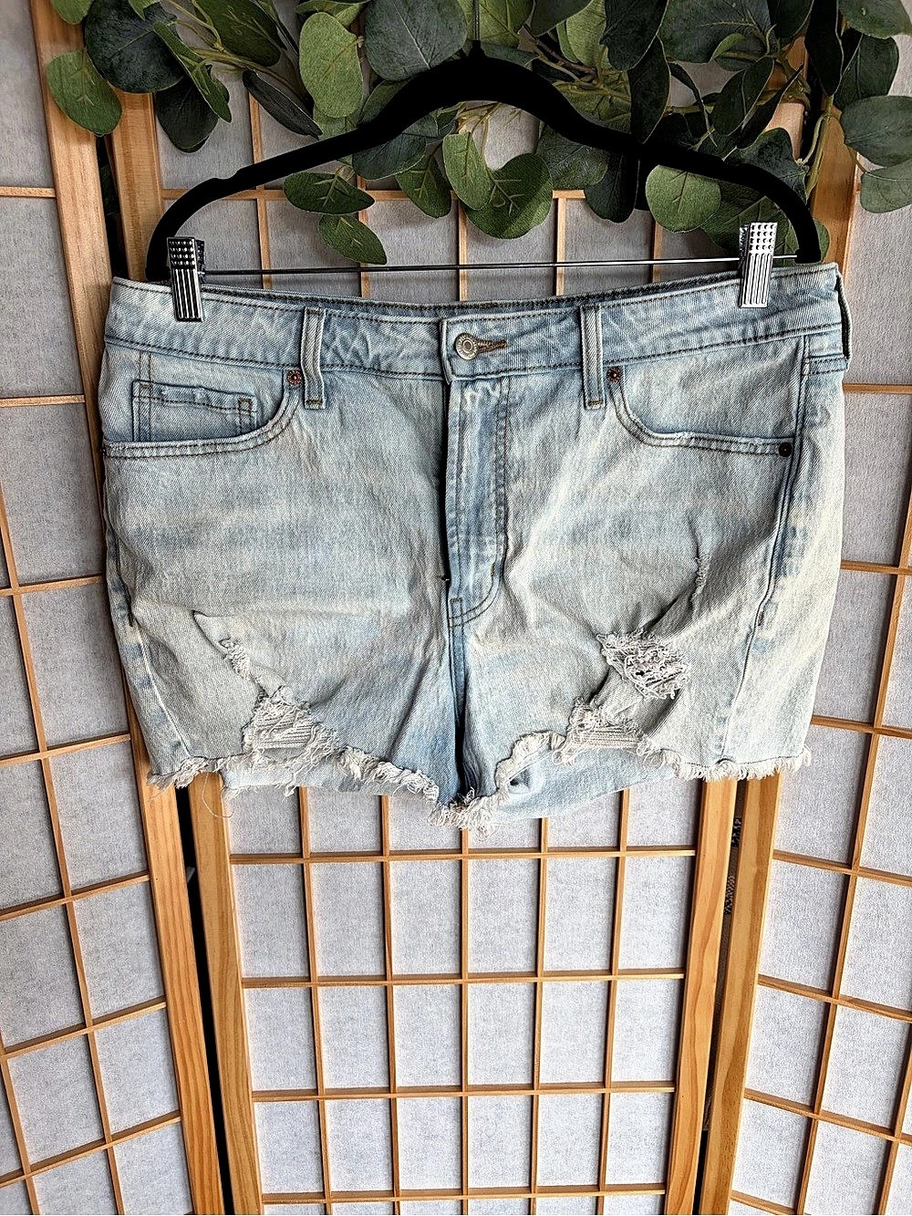Old Navy High-Rise OG Straight Distressed Jean Shorts Blue Size 14